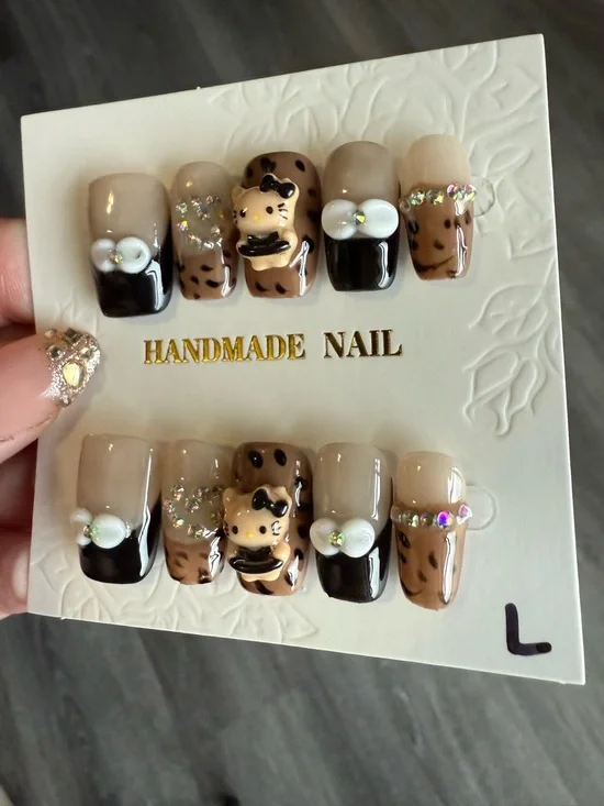 Handmade Leopard Print Press-On Nails in Beige and Black - Picture 3 of 3